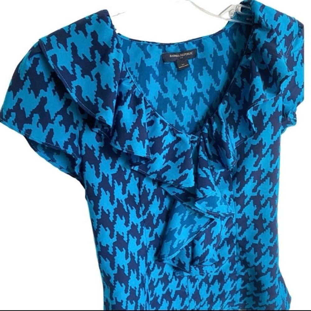 Banana Republic Blue Abstract Houndstooth Ruffle V-Neck Blouse XS Short Sleeve - Picture 10 of 11